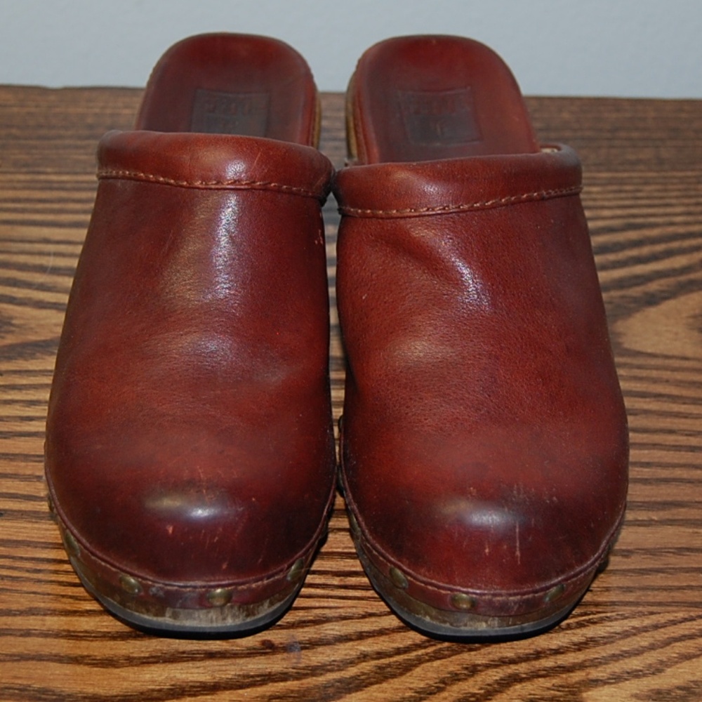 Frye Clara Campus Clog Burnt Red - 6.5